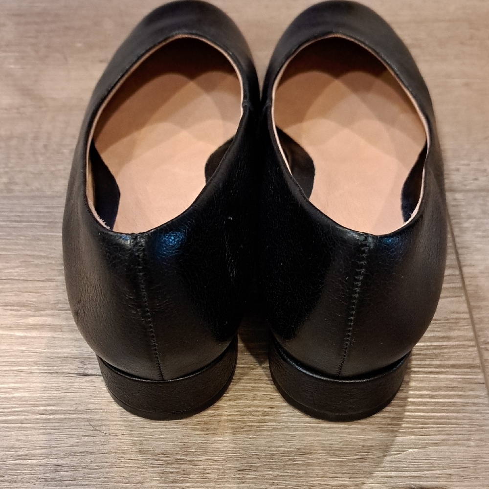 Brioso Women's Classic Black Loafers - Picture 5 of 9